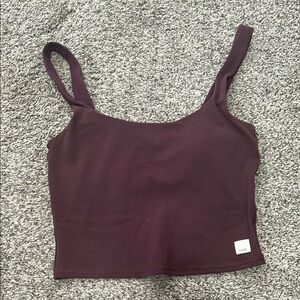 Vuori Burgundy crop tank